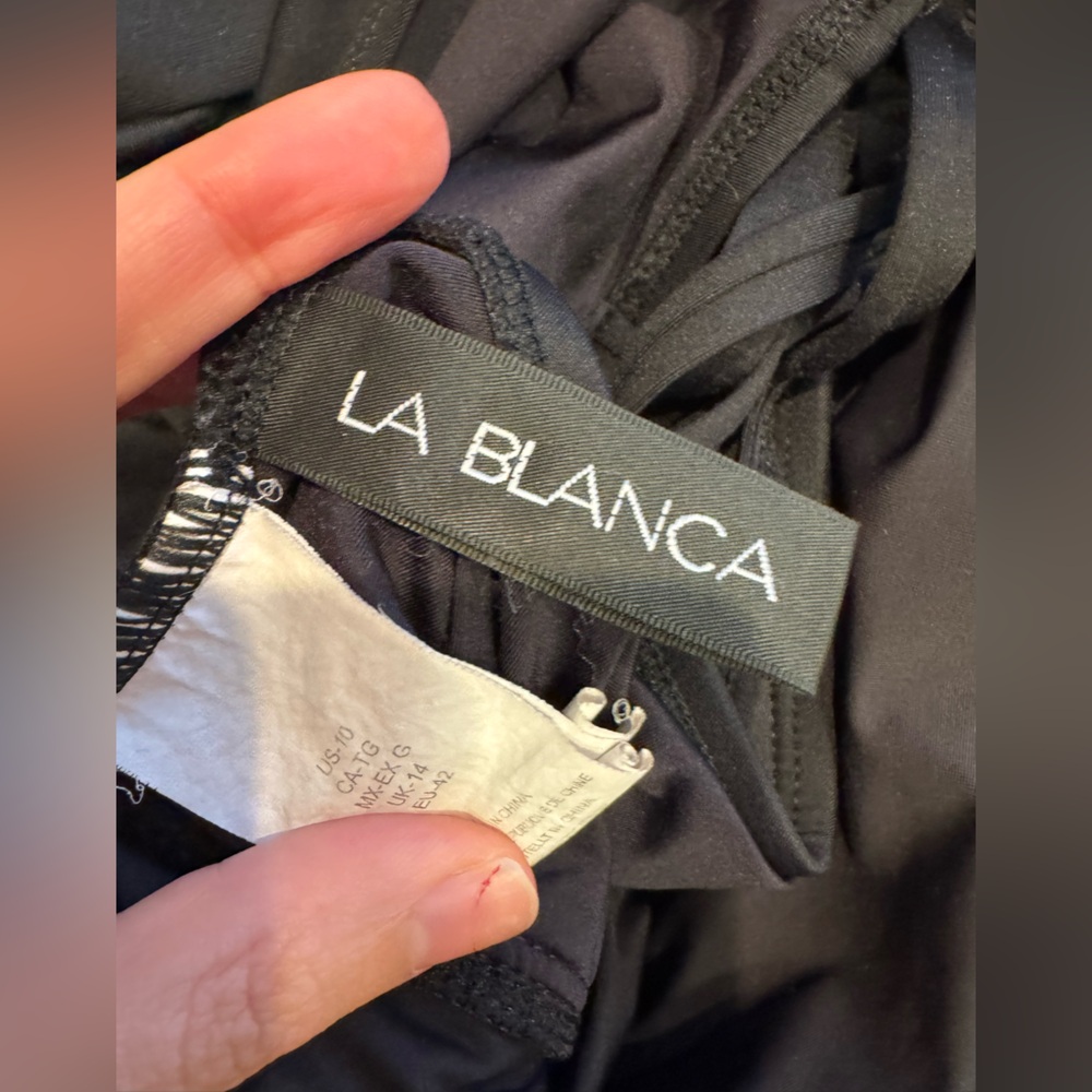 La Blanca Keyhole Black Swimsuit - Picture 6 of 7